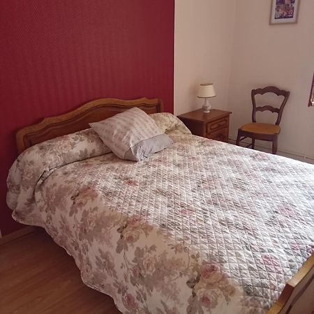 Aurelie Hotel Saint-Pierre-le-Moutier ภายนอก รูปภาพ