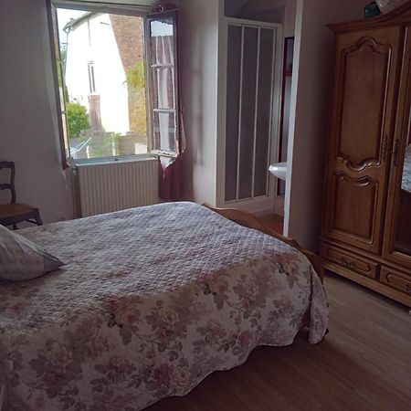 Aurelie Hotel Saint-Pierre-le-Moutier ภายนอก รูปภาพ