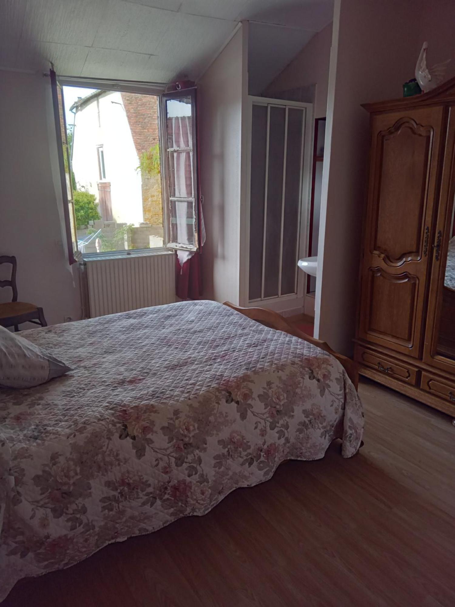 Aurelie Hotel Saint-Pierre-le-Moutier ภายนอก รูปภาพ
