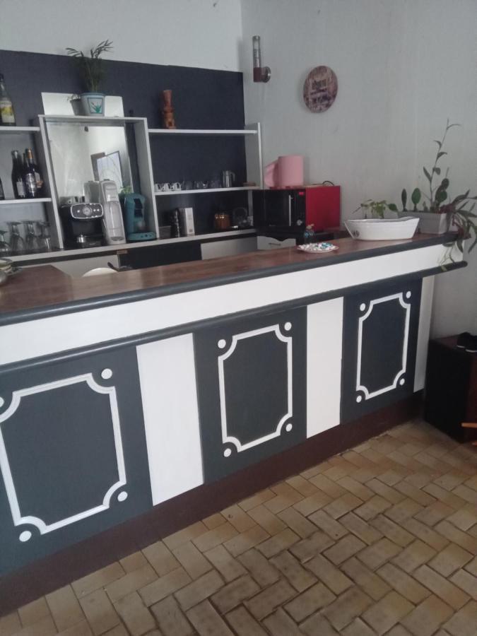 Aurelie Hotel Saint-Pierre-le-Moutier ภายนอก รูปภาพ